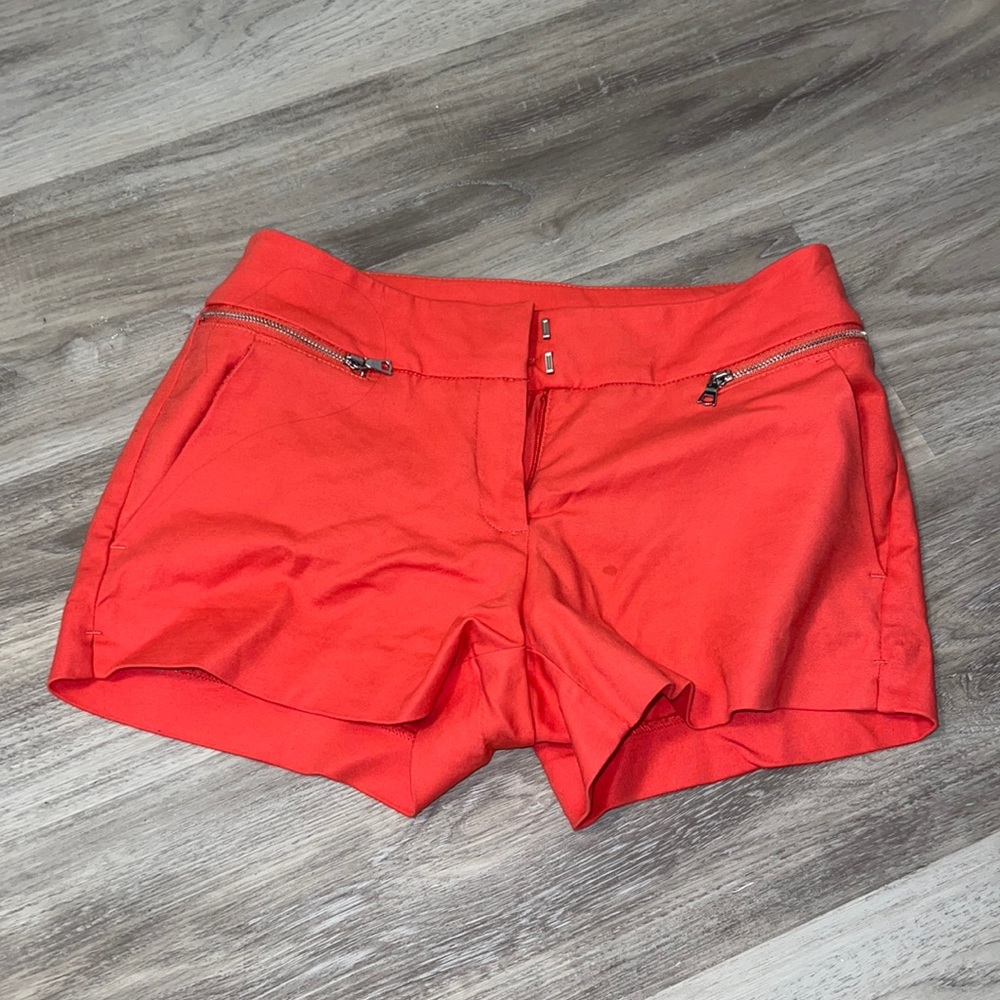 Dynamite coral shorts